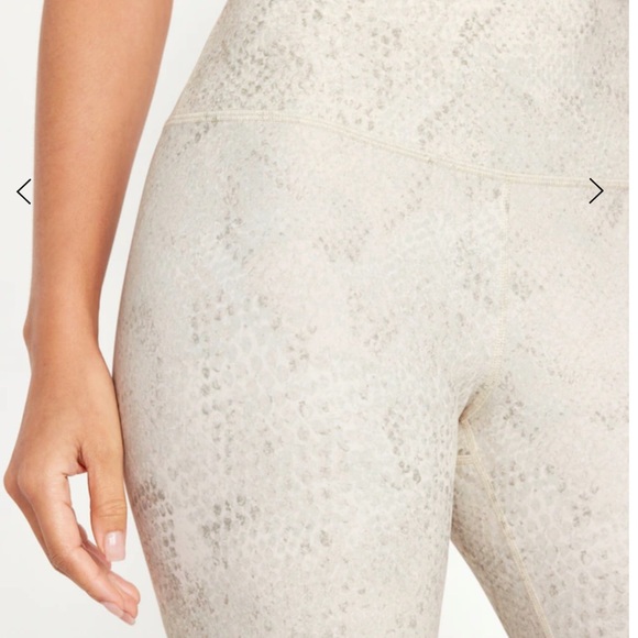 - NWT OLD NAVY High-Waisted PowerSoft 7/8 Leggings  Color:  Rattlesnake Pr… - Picture 4 of 10
